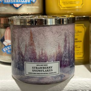 BBW Strawberry Snowflakes